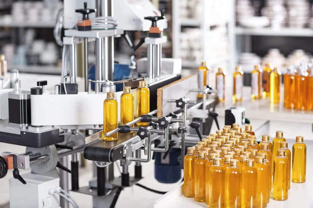 blog 0d28b655c2e0 transparent plastic bottles filled with yellow substance min