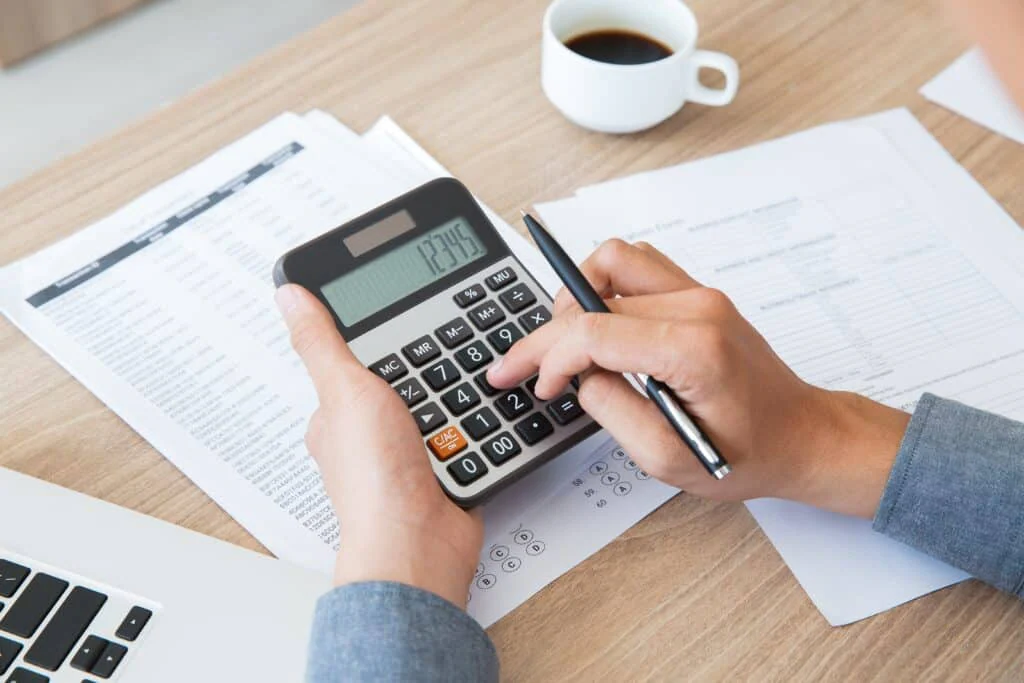 blog 28a527f20df8 finance accounting paper desk using min