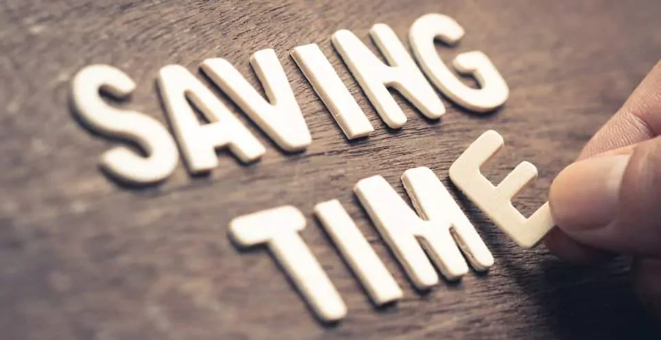 aplikasi absensi siswa (https://mocipay.com/blog/aplikasi-absensi-siswa-online-gratis/)